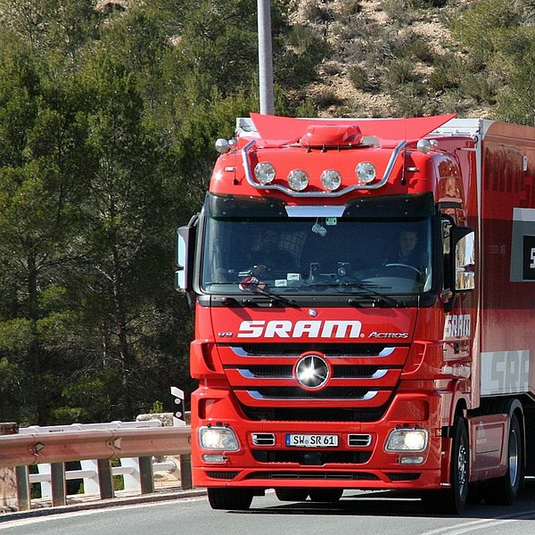 white mercedes semi truck
